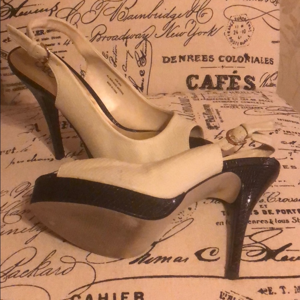 Shoes - Picture 3 of 8